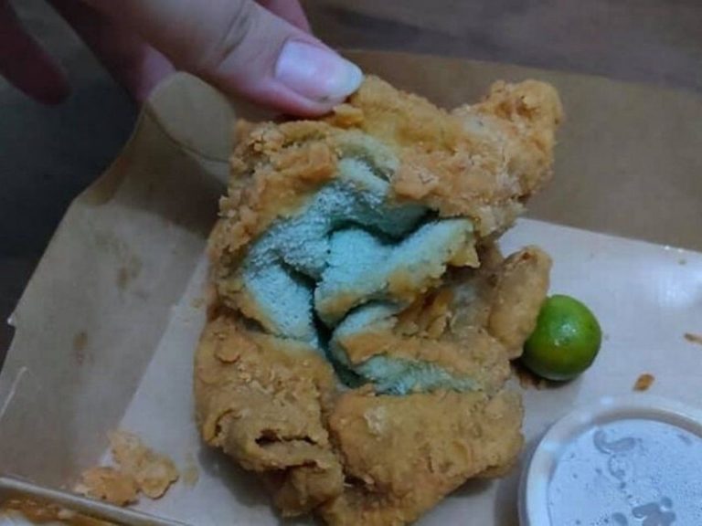 Woman Receives Fried Towel Instead of Fried Chicken