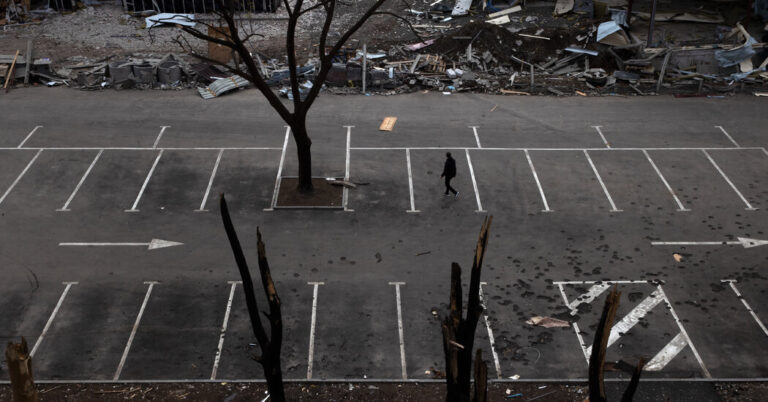 A Stricken Ukrainian City Empties, and Those Left Fear What’s Next