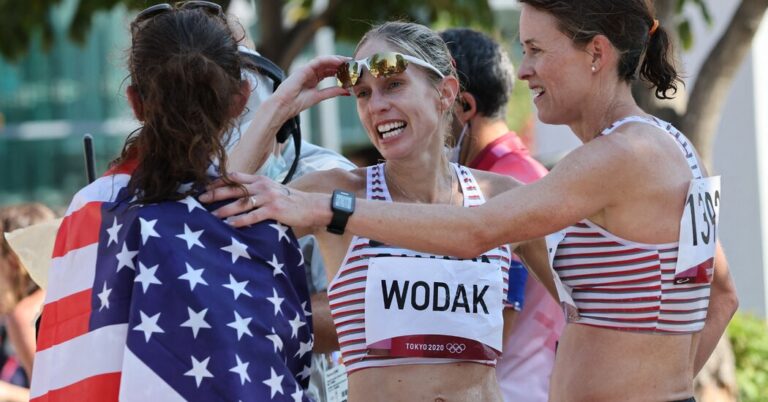 Boston Marathon: Natasha Wodak and Malindi Elmore Make Their Debuts