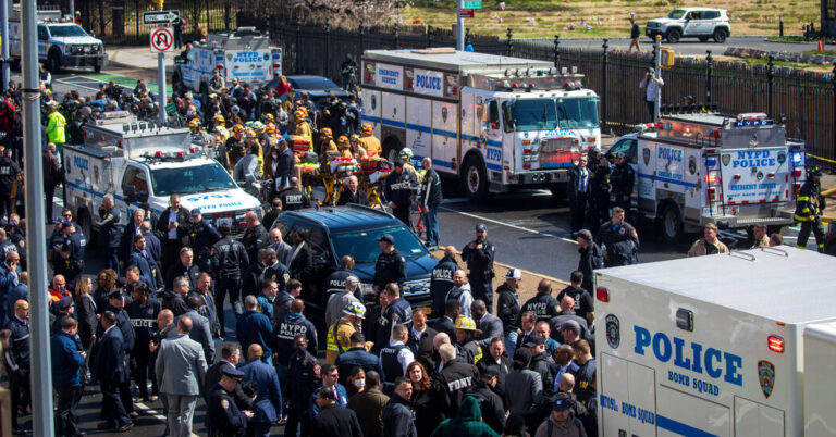 Inside the N.Y.P.D. Manhunt for the Brooklyn Subway Shooter