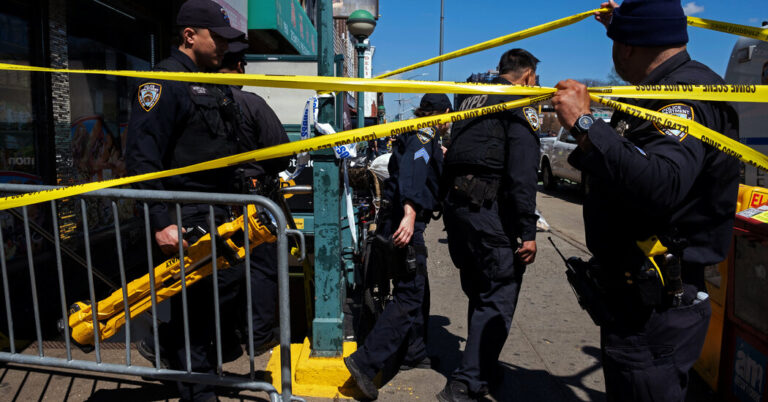 Live Updates: Subway Gunman Is Still at Large as New Yorkers Begin Commute