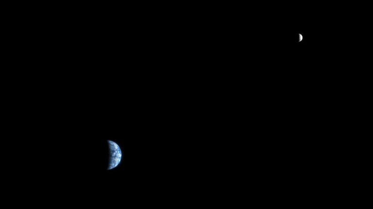 NASA Mars Reconnaisance Orbiter Catches a Glimpse of Earth and Moon in One Frame