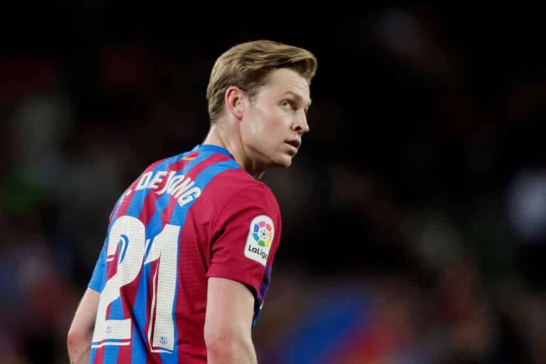 The two players Manchester United are willing to offer for Frenkie de Jong