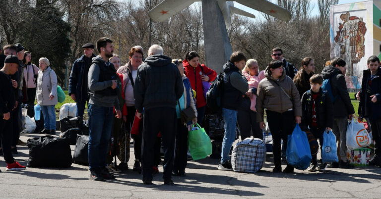 Volunteer Bus Drivers Help Refugees Escape from Eastern Ukraine