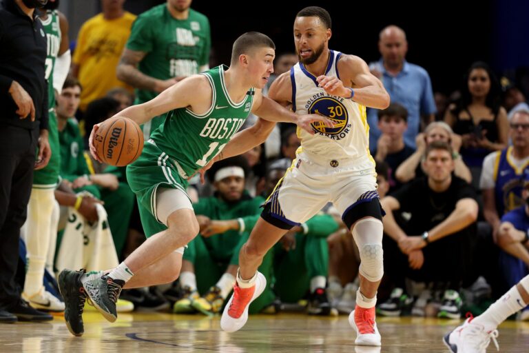 Stephen Curry Giving Boston Problems On Both Ends of the Floor
