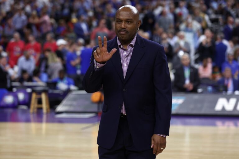 Tim Hardaway Explains Why He Picked His Hall of Fame Presenters