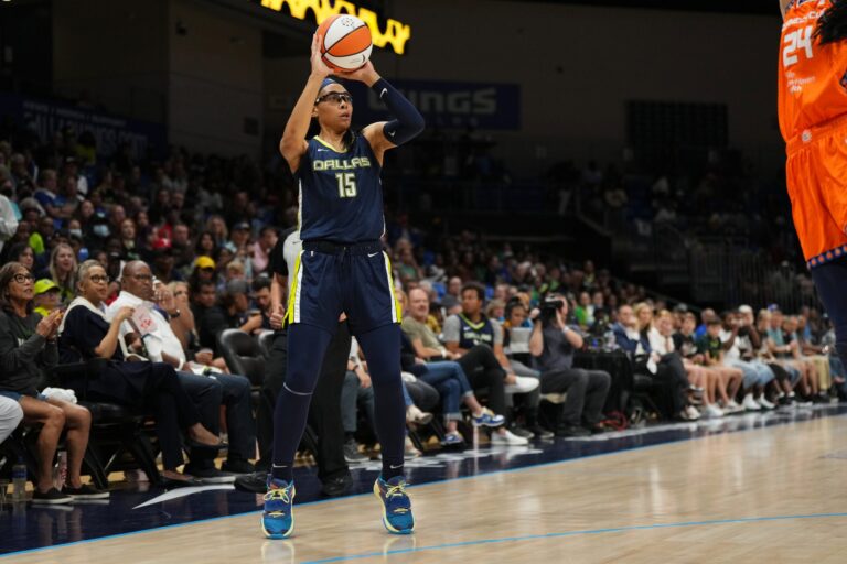 Allisha Gray and NaLyssa Smith Join WNBA Players on Athletes Unlimited