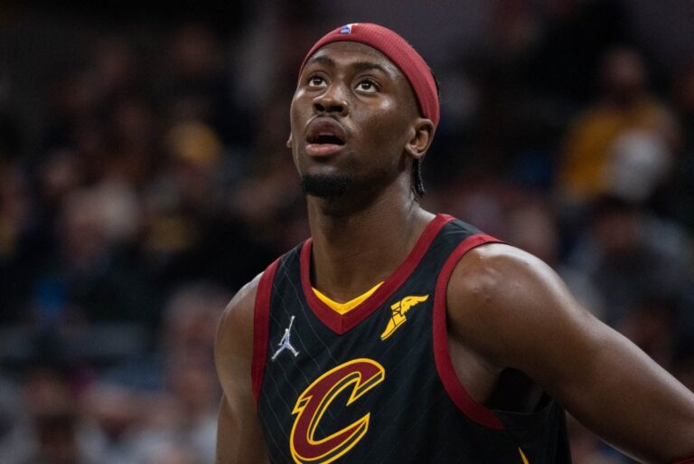 Caris LeVert leaves Cavs-Hornets match due to left ankle injury