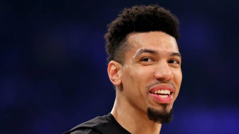 Danny Green: “All they do is listen to Youngboy all day”