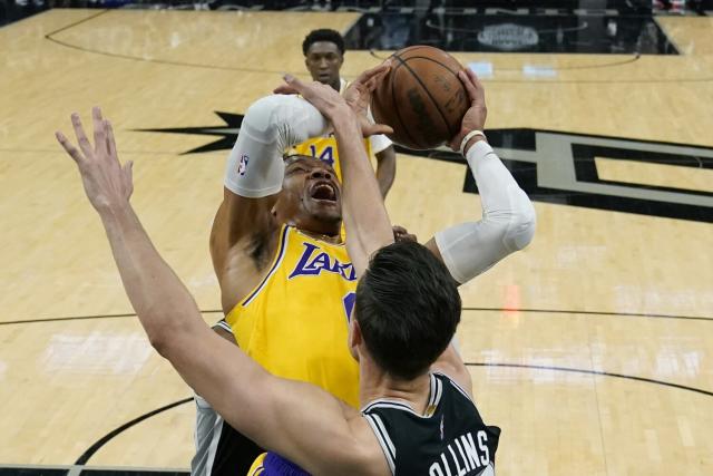 Jakob Poeltl, Jeremy Sochan, Zach Collins leaves Spurs’ eventual loss vs Lakers