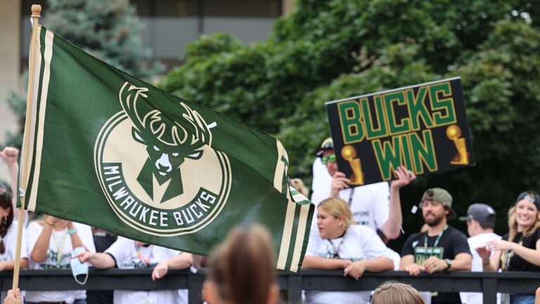 Sources: Cleveland Browns owners are in talks to buy 25% of the Bucks