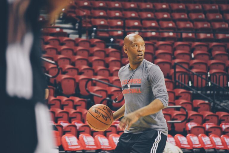 76ers allow Rockets to interview assistant Sam Cassell for HC gig