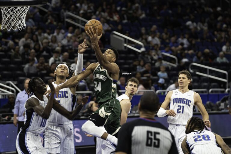 Analyst: Giannis Antetokounmpo ‘unlikely’ to extend with Bucks
