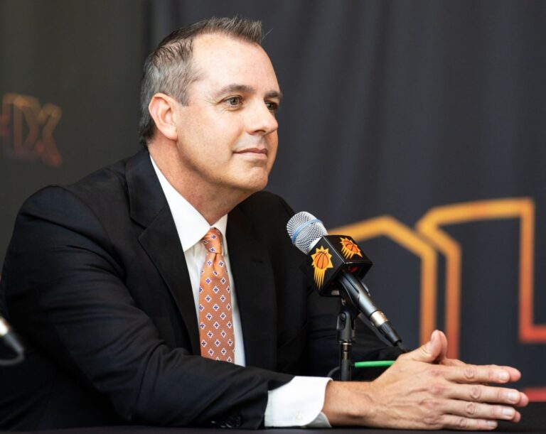 Suns officially name coaching staff under new coach Frank Vogel
