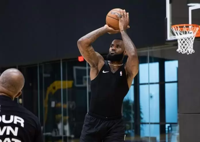 LeBron James works out as Bronny gets discharged from the hospital