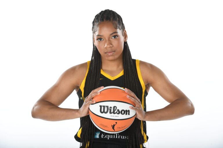 Rookie Zia Cooke is Putting on a Show on the Los Angeles Sparks