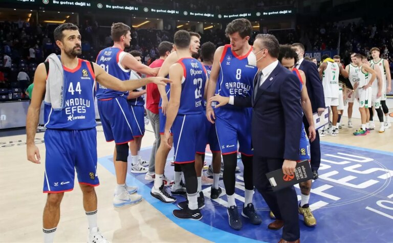 Anadolu Efes secures a late surge to clinch victory at Bodrum
