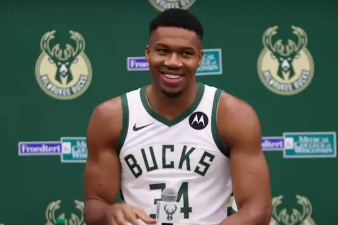 Giannis Antetokounmpo delays contract extension: “A lot of f*cking money is important”