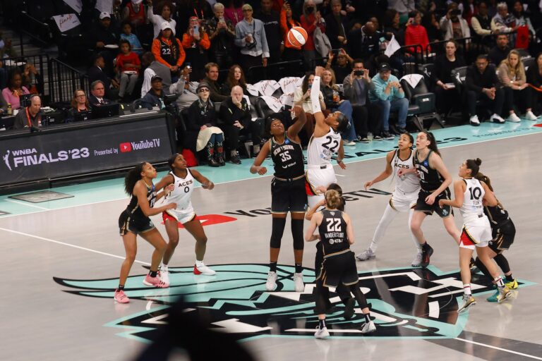 Key Moments from Game 3: Liberty Host Block Party, A’ja’s Black AF1s