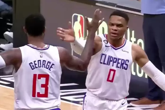 Russell Westbrook buys iPhones for entire Clippers team
