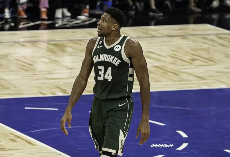 Giannis Antetokounmpo reacts to second straight loss