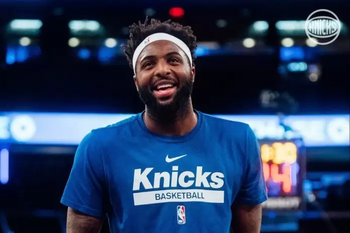 Mitchell Robinson explains why an NBA basketball is brown