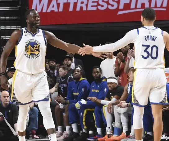 Steph Curry and Draymond Green out on Sunday
