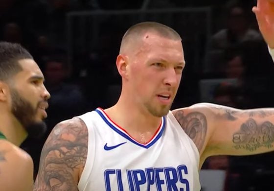 Daniel Theis signs with Pelicans