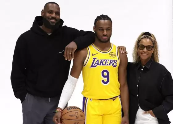 LeBron James sends message of support to Bronny ahead of Lakers debut