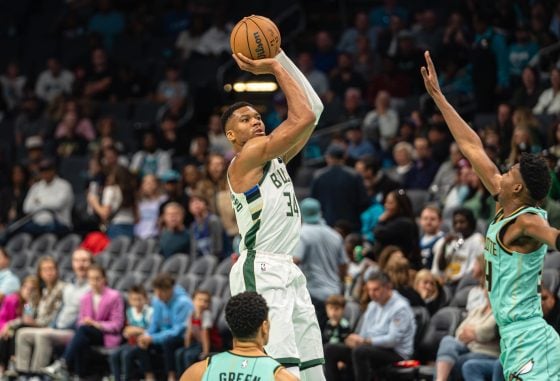 Giannis Antetokounmpo named NBA Player of the Week for Week 5